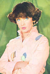Portraits -8- '70 Margareta cu jacheta roz.jpg (106861 bytes)